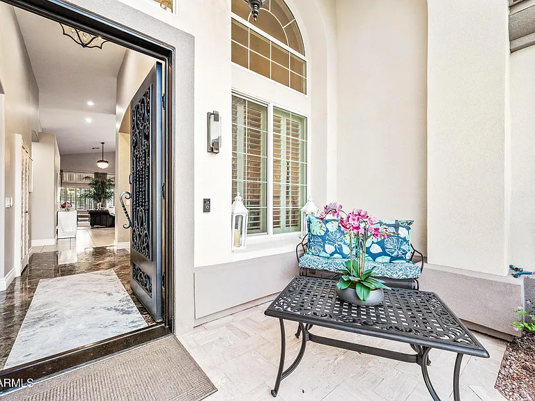 1817 E Willow Tree Ct — Photo 3