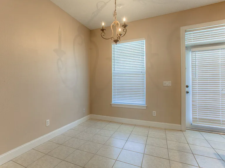 204 Aberdeen Pond Dr — Photo 13