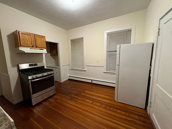 4th image of 42 Harding St #2