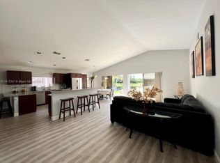 19160 SW 4th St, Pembroke Pines, FL 33029
