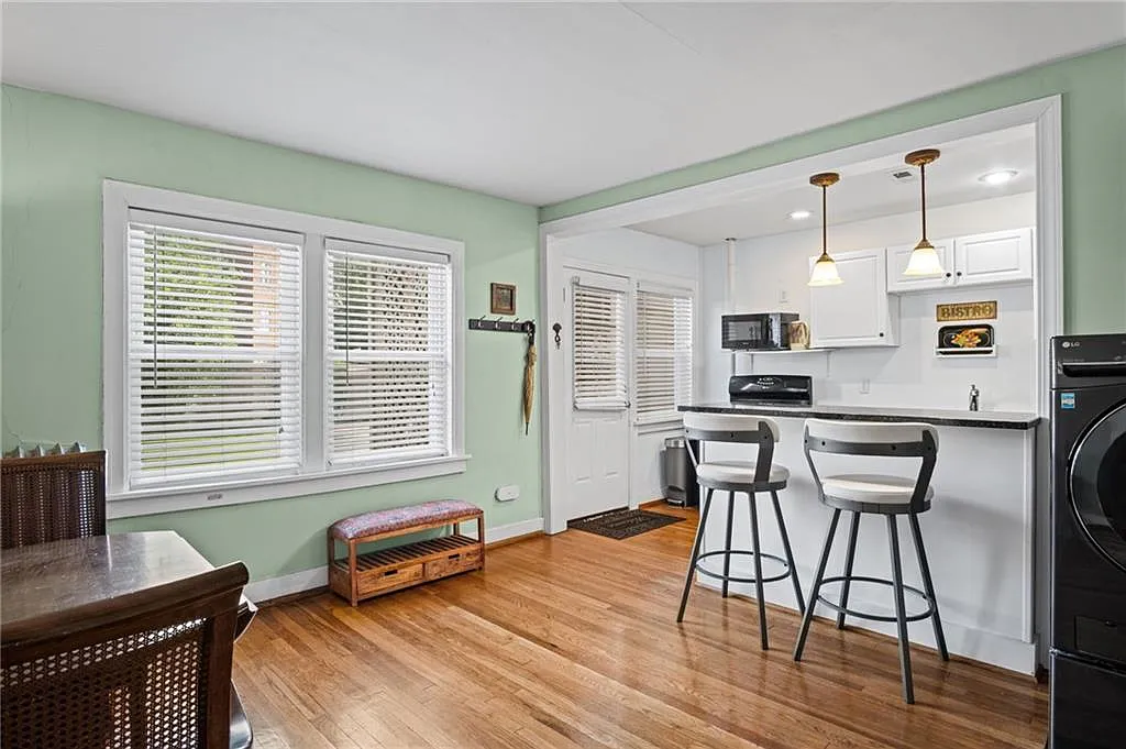 1 bed, 692 sqft, $1,450 — Photo 1