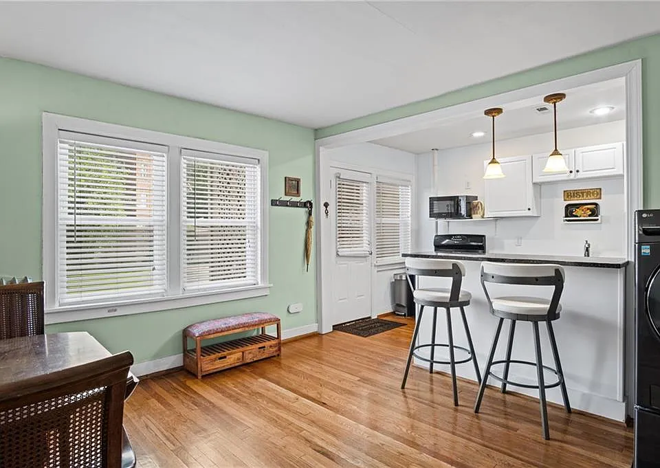 212 Emanuel Cleaver Blvd #2W