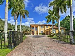 8221 SW 58th St, Miami, FL 33143