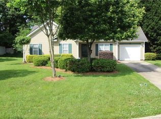 421 McGinn Grove Dr, Charlotte, NC 28216