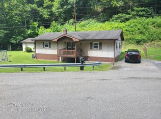 9 Upper Bearwallow Rd, Dante, VA 24237