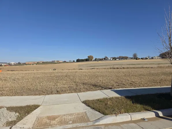20 Kings Lynn Rd, Stoughton, WI 53589