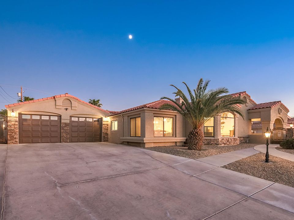 1st image of 2710 Castaway Dr