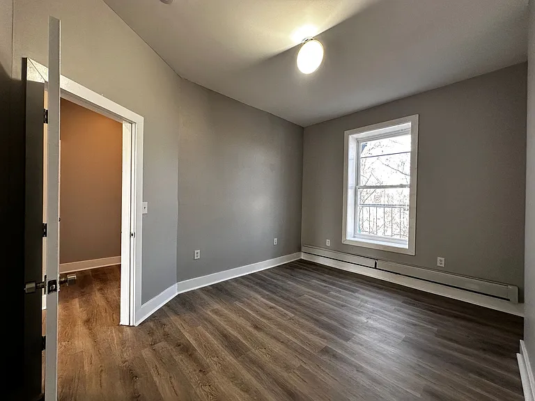 372 Forrest St #2E — Photo 6