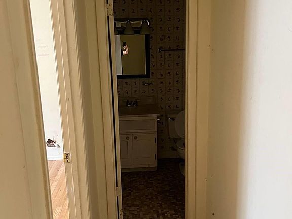 5th image of 7882 Kinglet Rd