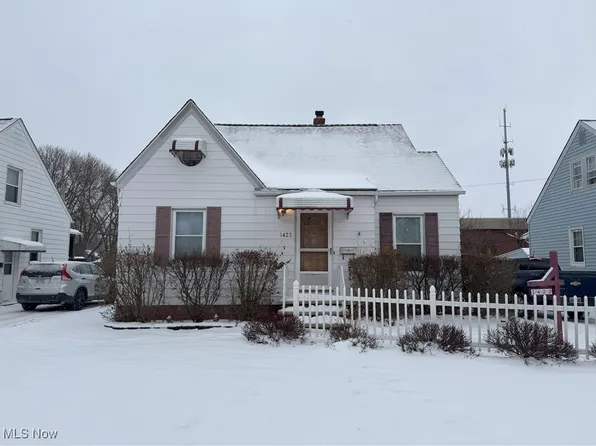 1423 Parkview Dr, Lyndhurst, OH 44124