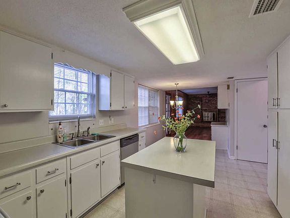 5th image of 1536 Oldfield Dr