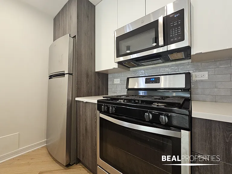 954 W Grace St — Photo 12