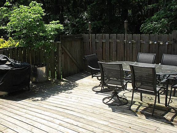 Awesome deck for entertaing