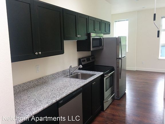 3rd image of 1100 SE Sherman St #107