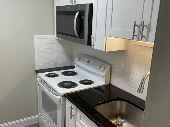 36 Southeast St, Amherst, MA