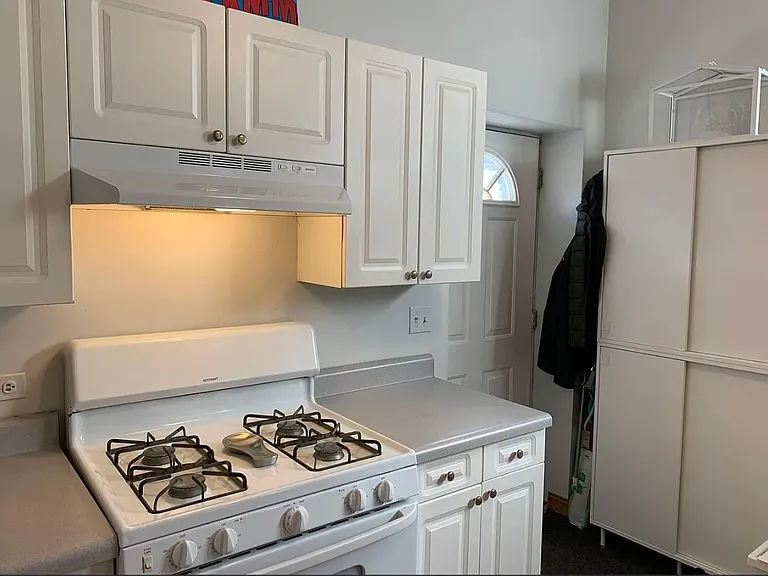 3733 S Lowe Ave #1R — Photo 3