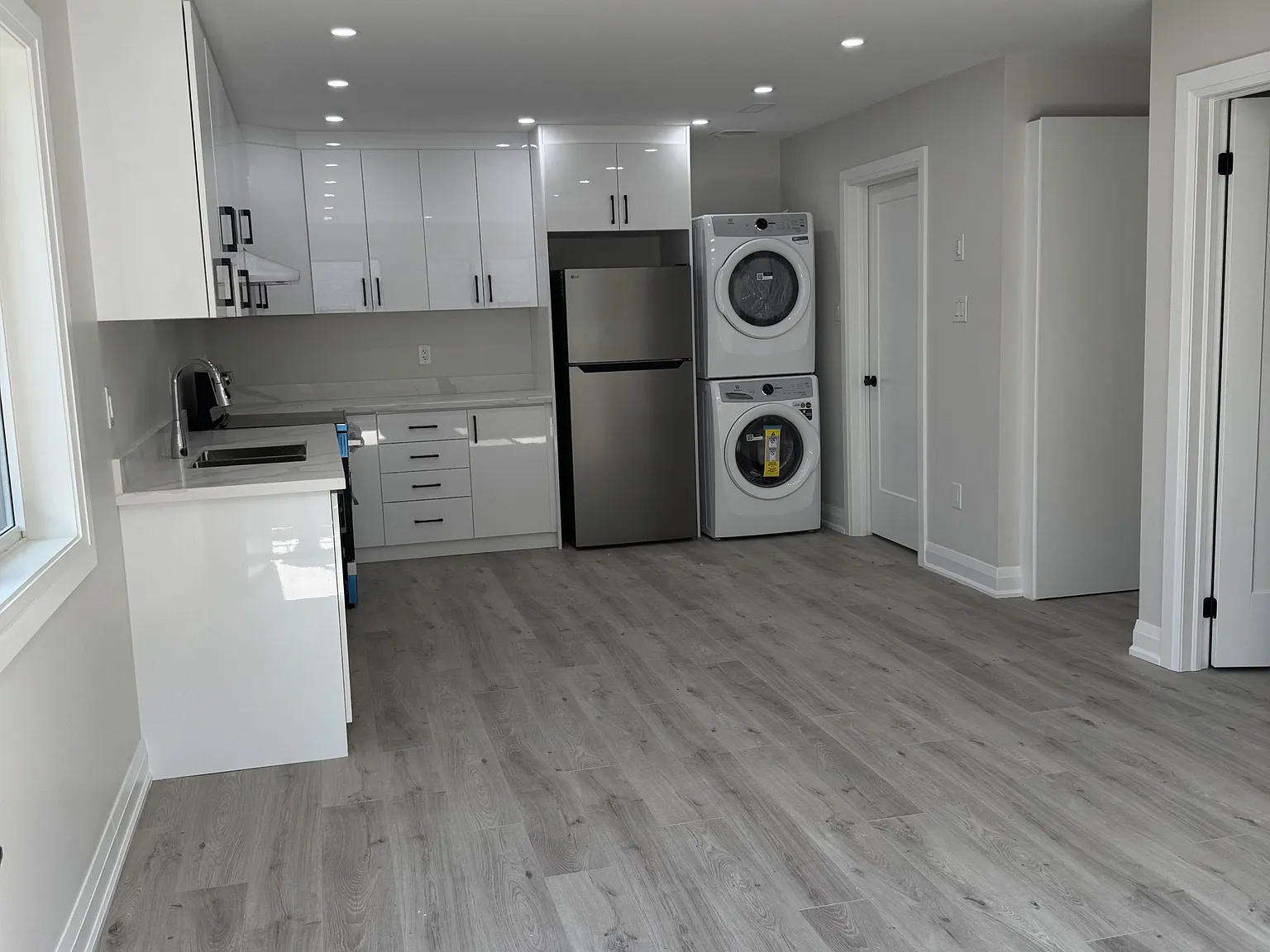 2 bed, $2,300 — Photo 3