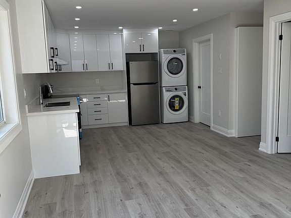 3rd image of 101 Minerva Ave Unit 2