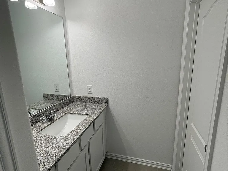 8111 Royal Palm Ct — Photo 31