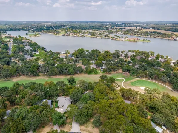 201 Modoc Trl, Lake Kiowa, TX 76240
