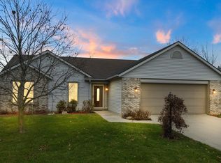 219 Old Bog Rd, Avilla, IN 46710