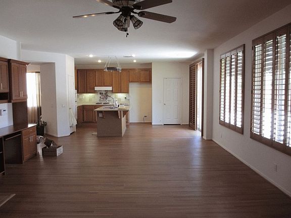 5th image of 31460 Congressional Dr