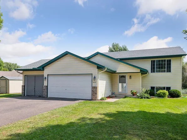 860 Marigold Dr, Cambridge, MN 55008