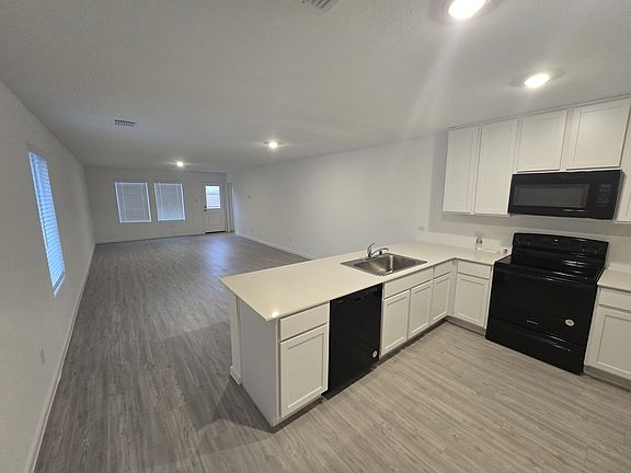 2nd image of 316 Thresher Ln