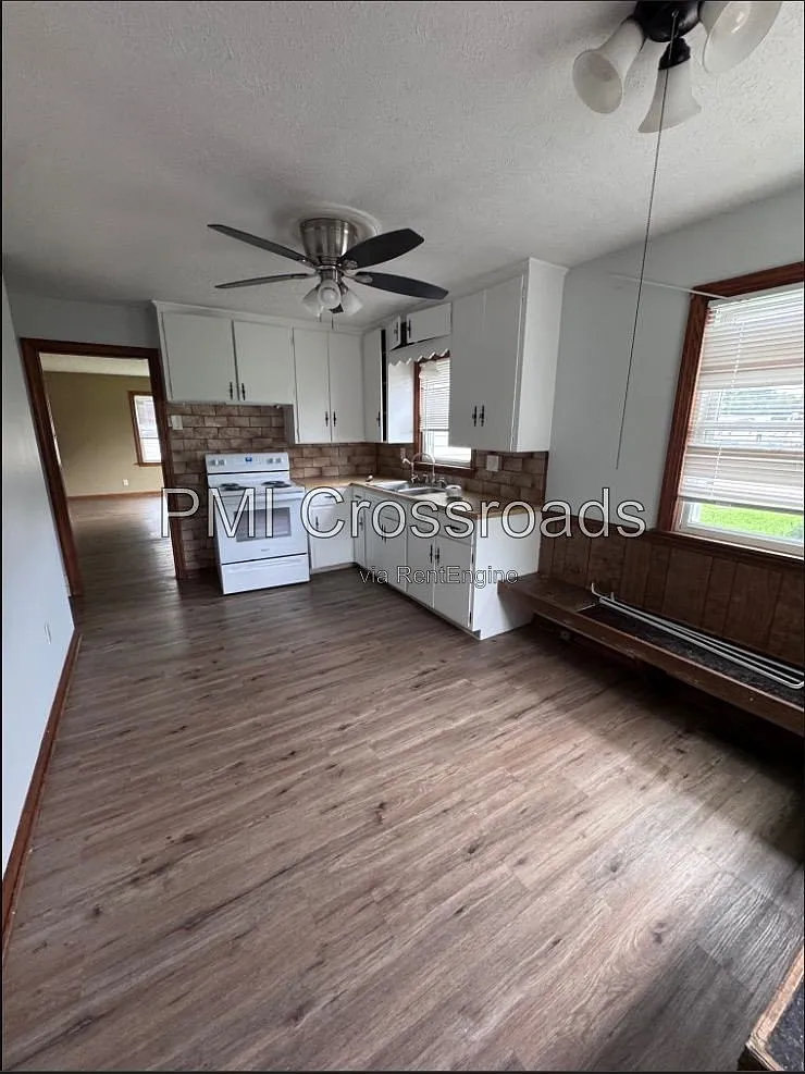 2 bed, 1.0 bath, 972 sqft, $1,145 — Photo 4