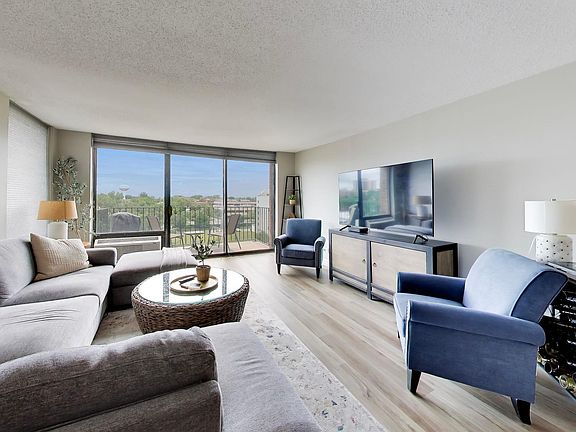 5th image of 2000 Saint Regis Dr APT 7N