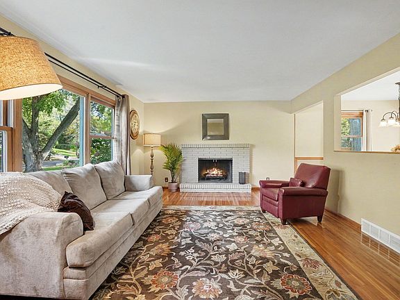 4th image of 16401 Temple Dr S