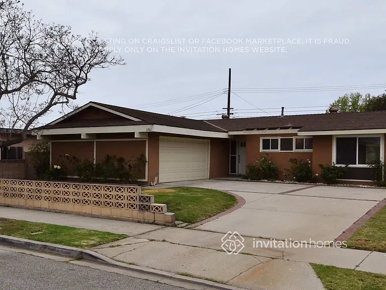 1701 Claremont Dr — Photo 2