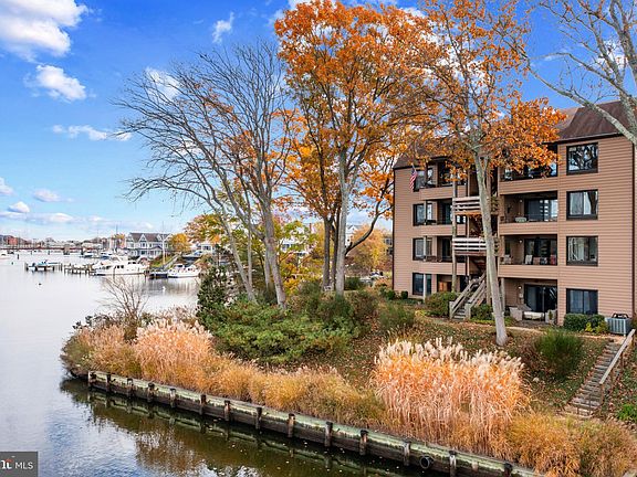 2nd image of 12 President Point Dr Unit A3