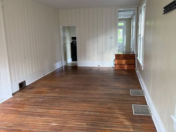 2nd image of 948 Wilson Ave