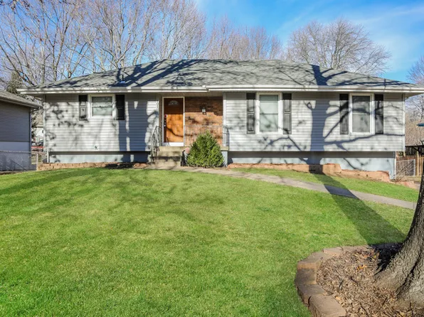 401 SE Westminister Rd, Blue Springs, MO 64014