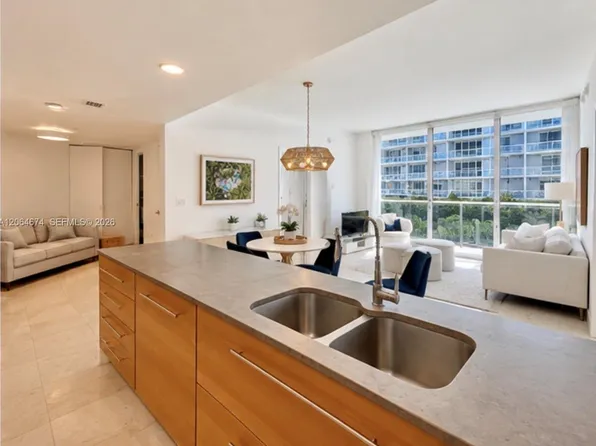 475 Brickell Ave APT 1609, Miami, FL 33131