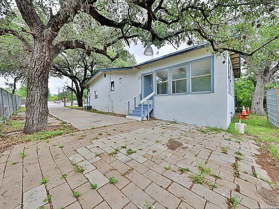4th image of 930 Texas