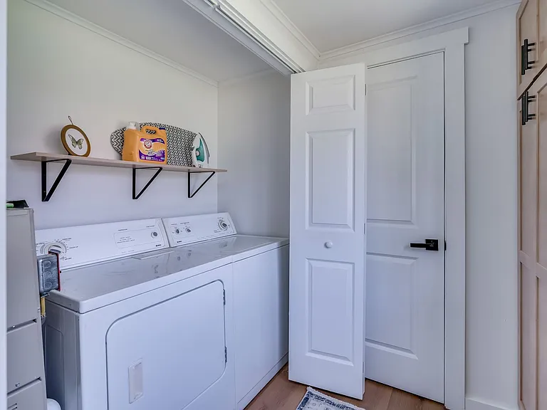 105 Brown Shores Rd — Photo 3