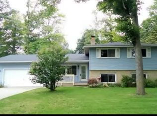 18107 Trudy Dr, Spring Lake, MI 49456