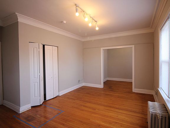 3rd image of 1204 W Granville Ave #326