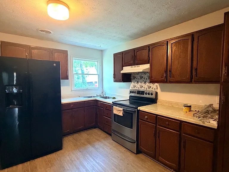 1111 Franklin St — Photo 4