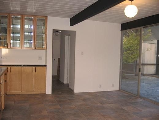 4th image of 1736 Laurentian Way
