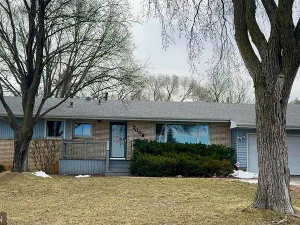 7008 Oliver Ave N, Brooklyn Center, MN 55430