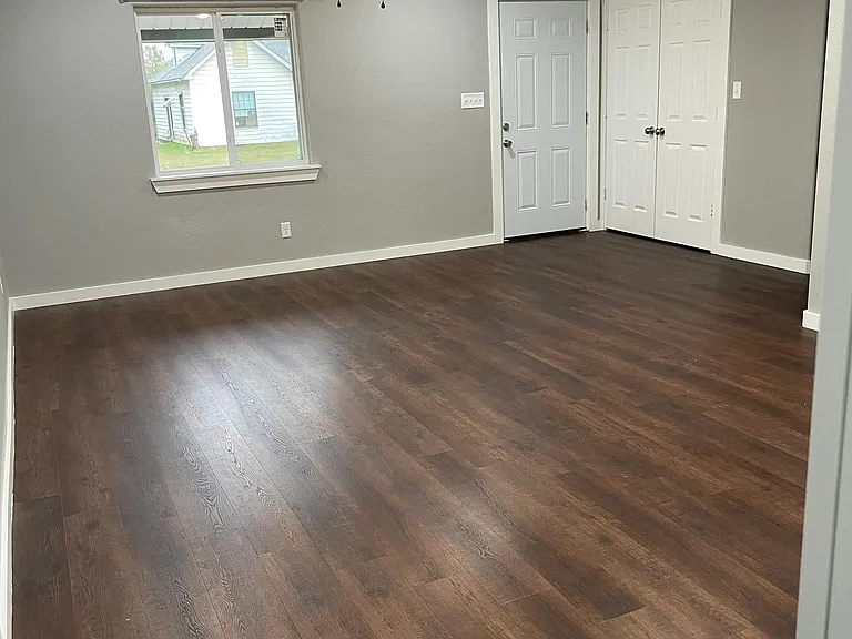 5214 Plum St — Photo 2