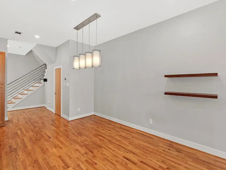1410 Knox St — Photo 18