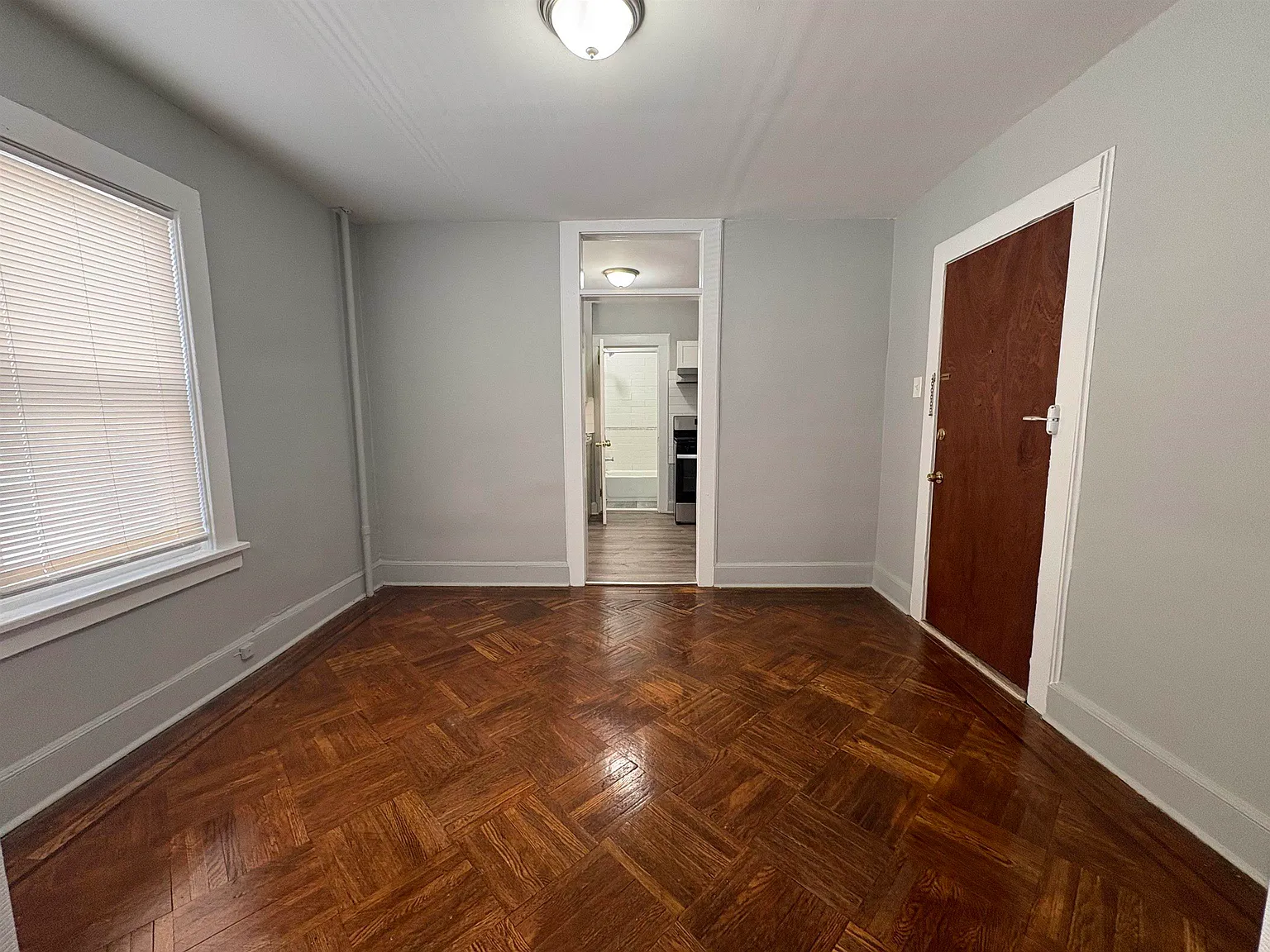1 bed, 1.0 bath, $1,600 — Photo 3