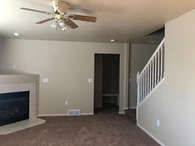 Coming Soon Recently Remodeled 3 Bedroom 2.5 Bathroom! — Photo 2