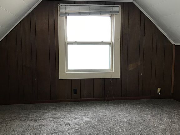 5th image of 2422 10th Ave