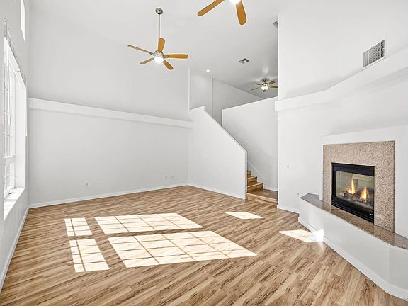 3rd image of 108 W Douglas Ave