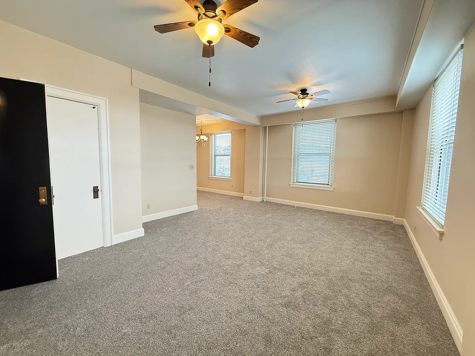 100 E Broadway St — Photo 3